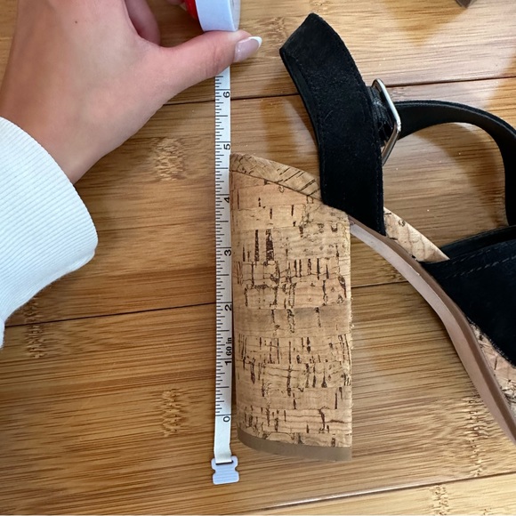 STEVE MADDEN WEDGES - Picture 4 of 4